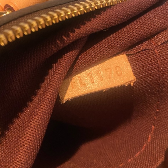 🔥💕SOLD Authentic Louis Vuitton Turenne PM.💕🔥 - Picture 6 of 8